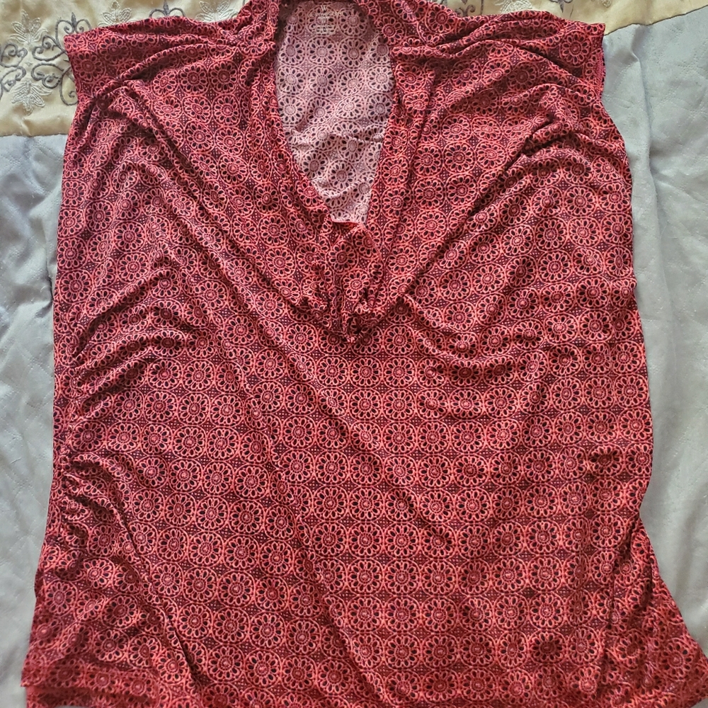 Drip neck sleeveless dress shirt